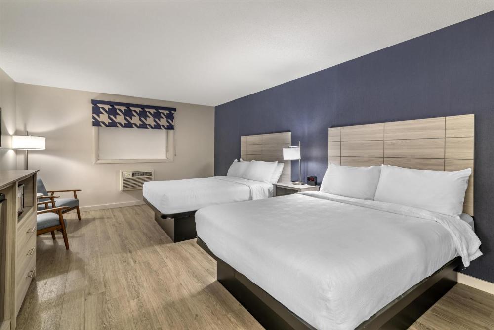 Queen Room with Two Queen Beds and Walk-In Shower - Pet Friendly/Non-Smoking interior